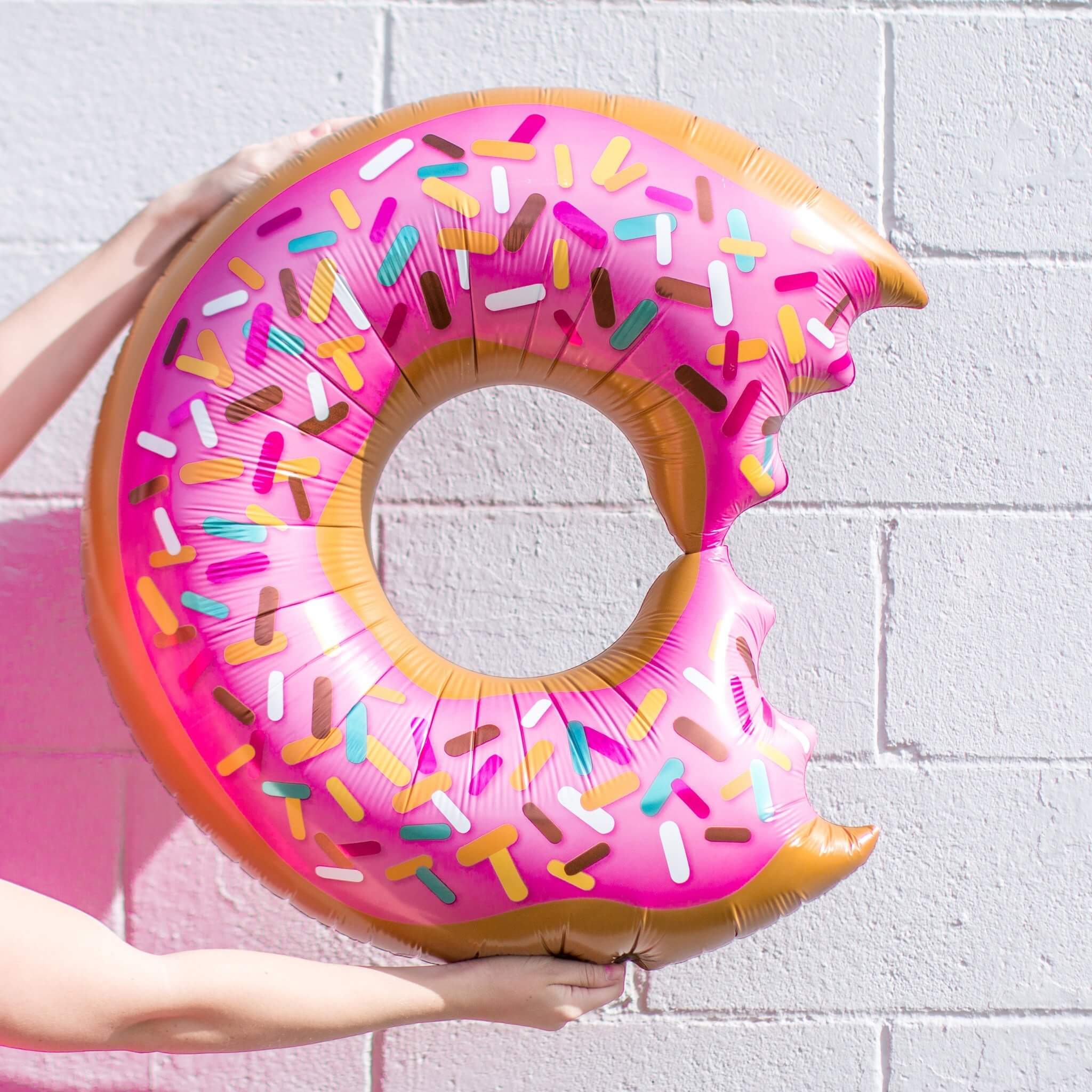 Globo Metálico de Dona Rosquilla Mordida Grande para Fiestas y Cumpleaños 36 / 91 cm 1 pza Ideática Gourmet