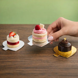 Platito Charolita o Base Corazon con Asa de Carton Laminado para Canapes o Postres Catering 50 pzas RP